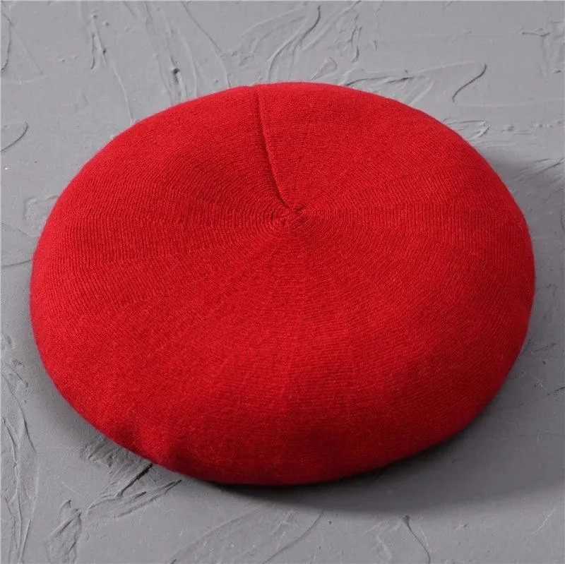 Elegant Cashmere Blend Beret - Trendy Winter Hat for Fashion-Forward Women