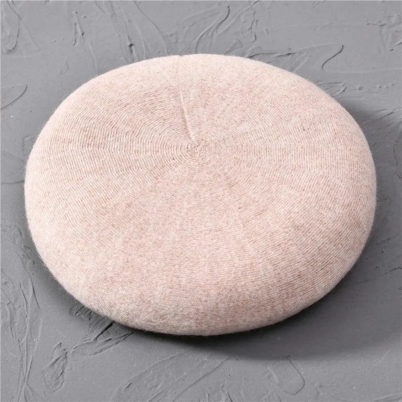 Elegant Cashmere Blend Beret - Trendy Winter Hat for Fashion-Forward Women