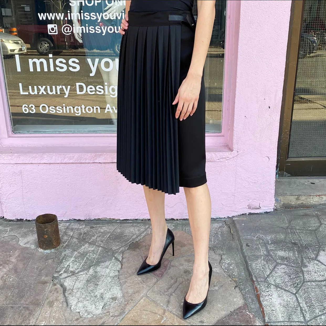 Loewe Black Pleated Skirt with Leather Belt – 44 / L / 12