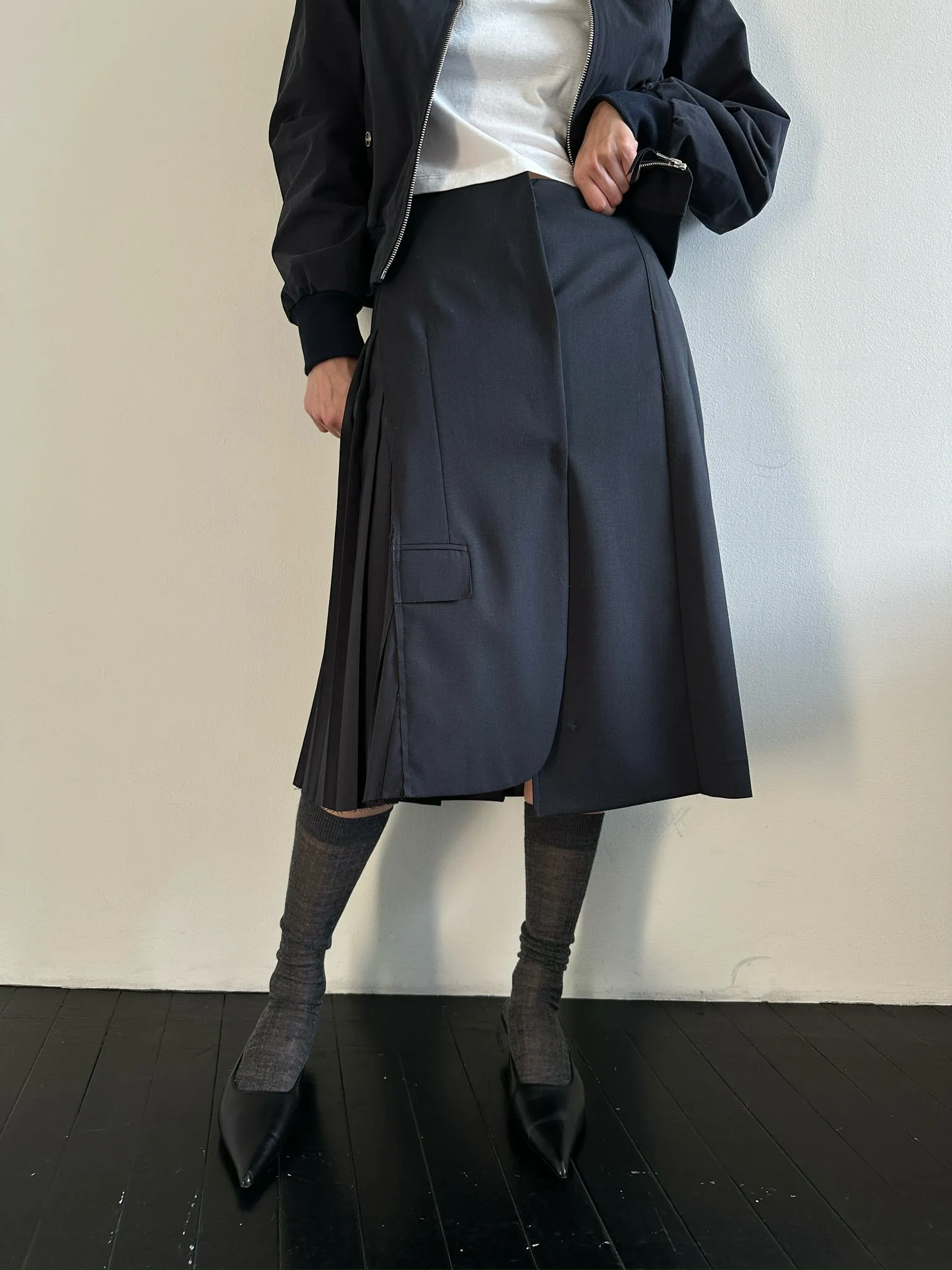 Side pleated skirt