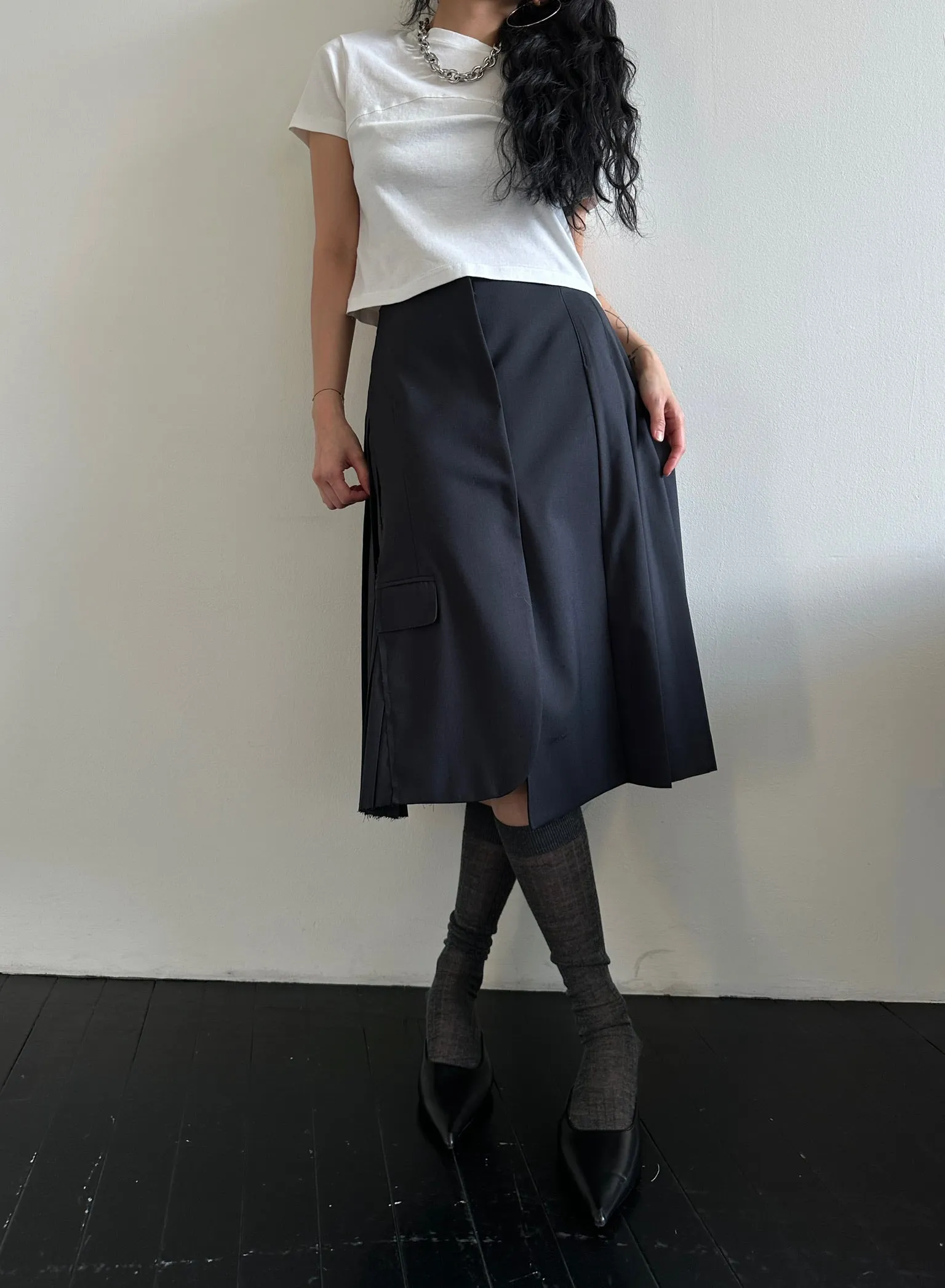 Side pleated skirt